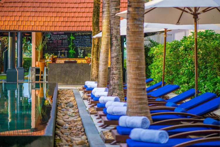 Poolside Bar-nws